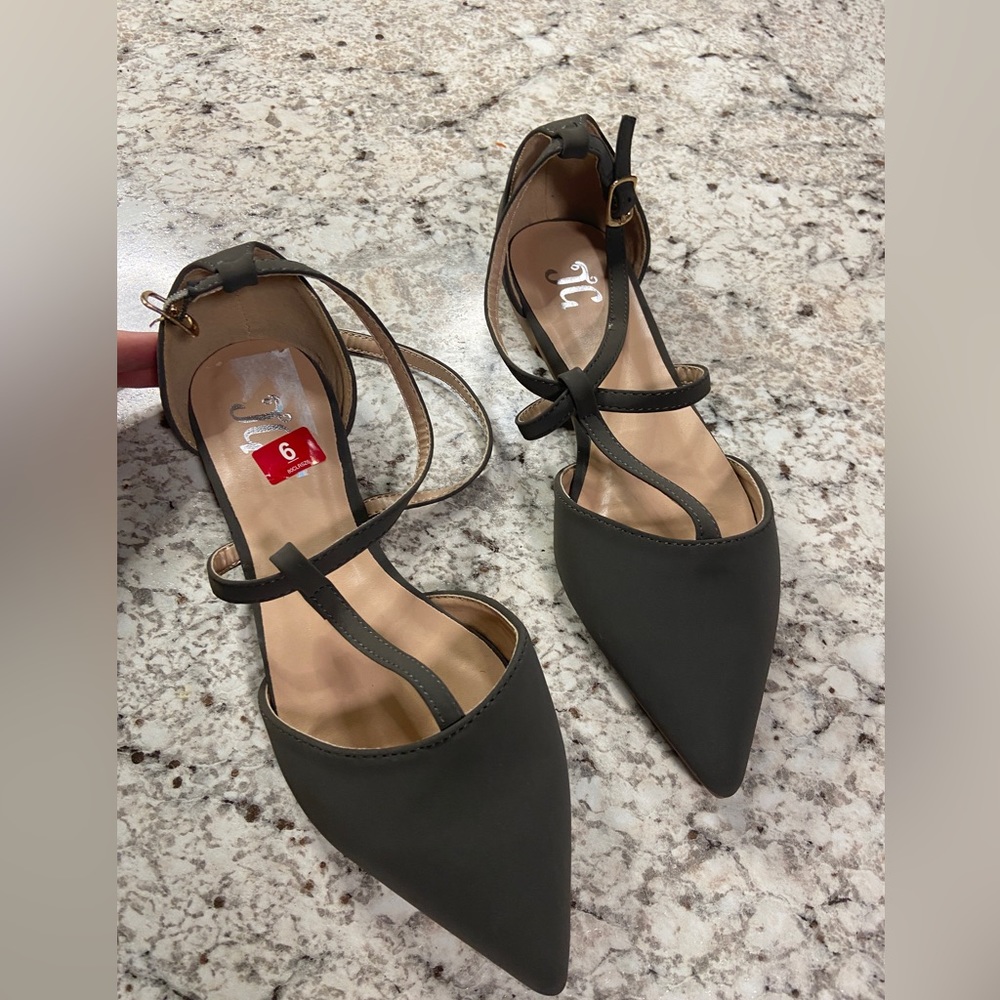 JG  Grey Pointed Flats
